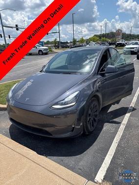 2022 Tesla Model Y Long Range Dual Motor All-Wheel Drive