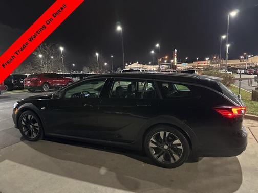 2019 Buick Regal TourX AWD Essence