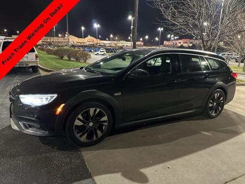 2019 Buick Regal TourX AWD Essence