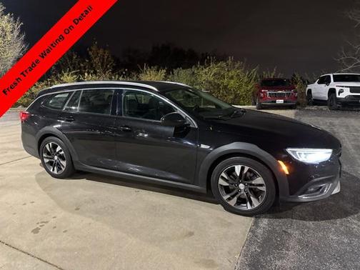 2019 Buick Regal TourX AWD Essence