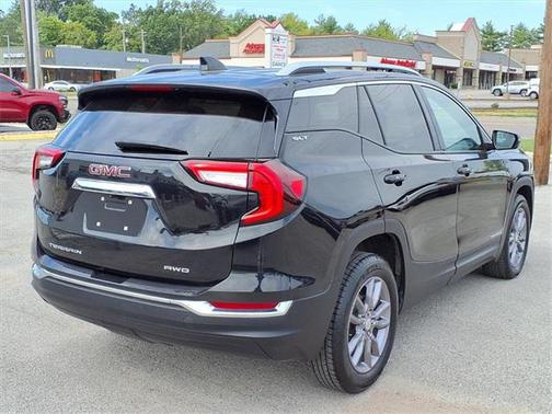2023 GMC Terrain SLT