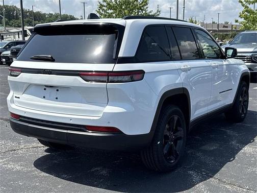 2022 Jeep Grand Cherokee Altitude