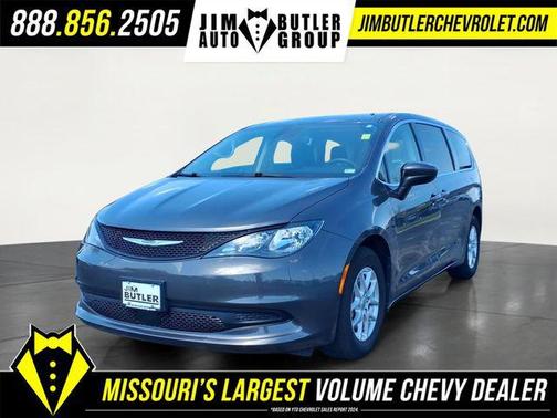 Granite Crystal Metallic Clearcoat 2023 Chrysler Voyager LX