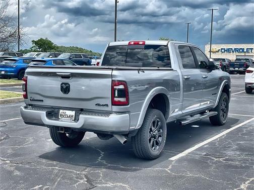 2022 RAM 2500 Laramie Crew Cab 4x4 6'4' Box