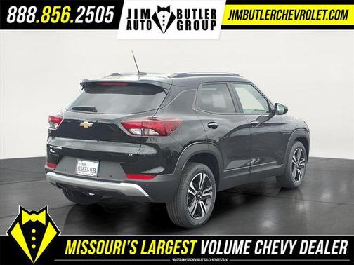 Mosaic Black Metallic 2026 Chevrolet Trailblazer LT