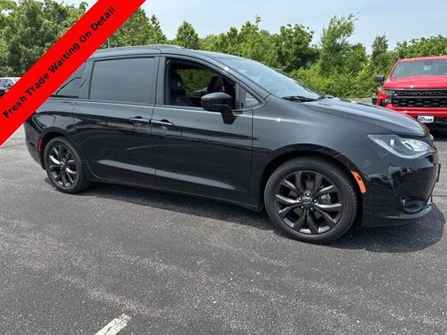 2018 Chrysler Pacifica Touring-L