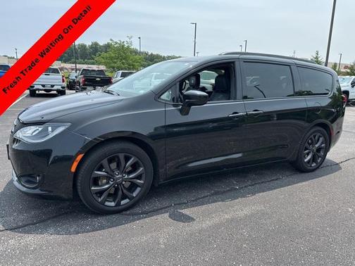 2018 Chrysler Pacifica Touring-L