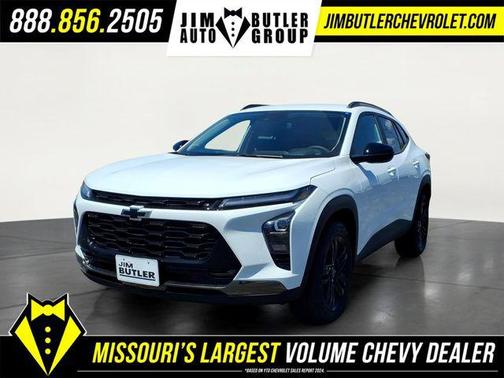 Summit White 2026 Chevrolet Trax FWD ACTIV