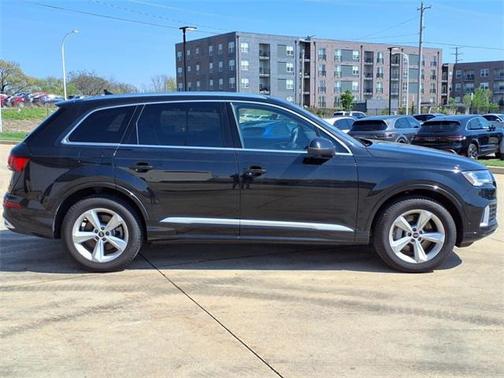 2024 Audi Q7 45 Premium Plus