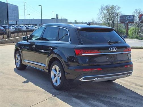 2024 Audi Q7 45 Premium Plus