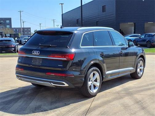 2024 Audi Q7 45 Premium Plus