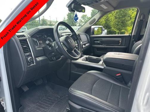 2017 RAM 1500 Night Crew Cab 4x4 5'7' Box