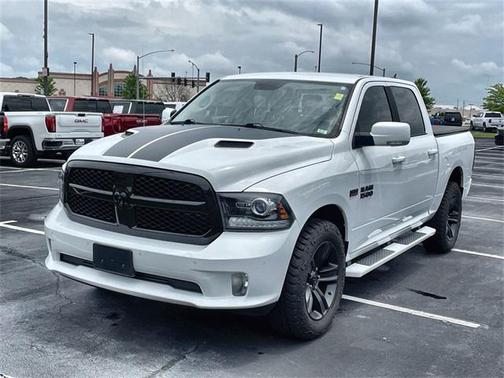2017 RAM 1500 Night Crew Cab 4x4 5'7' Box