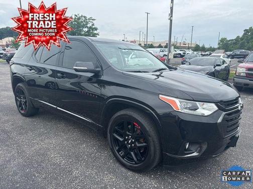 Mosaic Black Metallic 2021 Chevrolet Traverse Premier