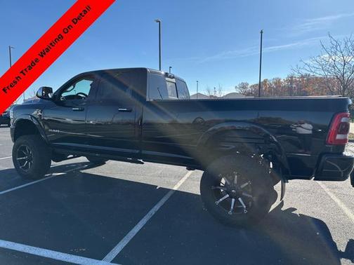 2022 RAM 2500 Laramie Crew Cab 4x4 8' Box