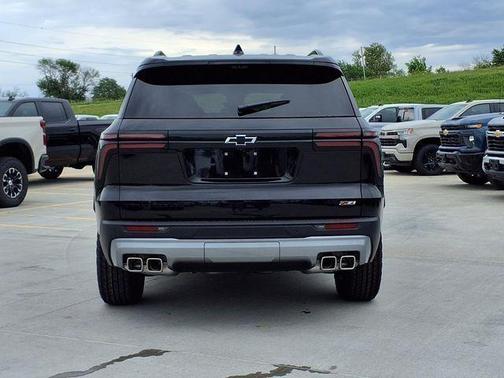 Mosaic Black Metallic 2026 Chevrolet Traverse AWD Z71