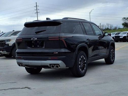 Mosaic Black Metallic 2026 Chevrolet Traverse AWD Z71