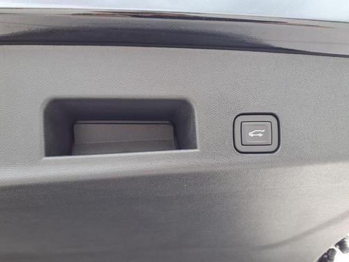 Mosaic Black Metallic 2026 Chevrolet Traverse AWD Z71