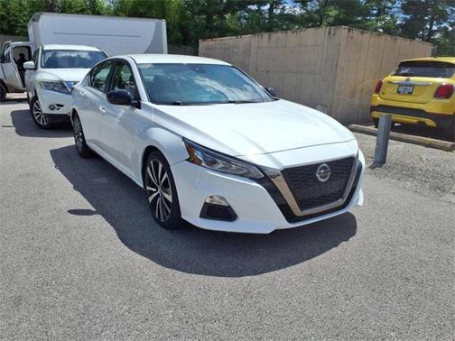 2022 Nissan Altima SR FWD