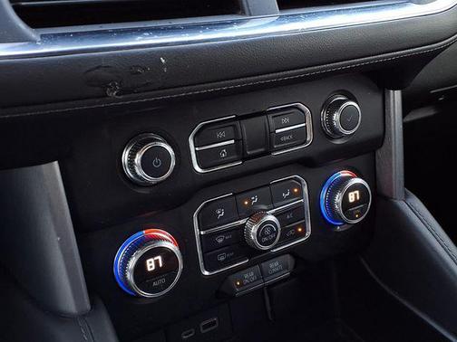 2022 GMC Yukon XL SLE