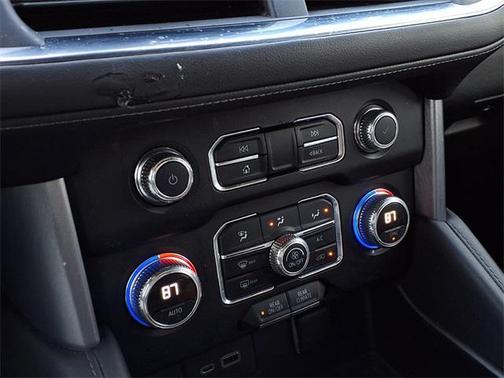 2022 GMC Yukon XL SLE