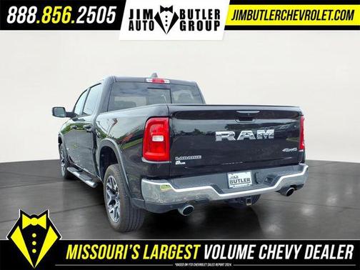Diamond Black Crystal Pearlcoat 2025 RAM 1500 Laramie