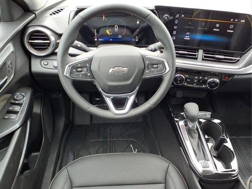 Mosaic Black Metallic 2026 Chevrolet Trax FWD ACTIV