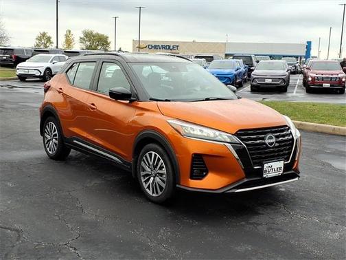 2023 Nissan Kicks SR