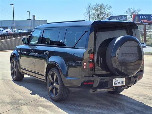2024 Land Rover Defender 130 P400 X-Dynamic SE