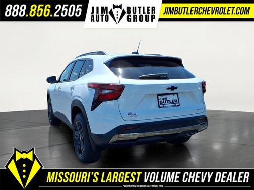 Summit White 2026 Chevrolet Trax FWD ACTIV