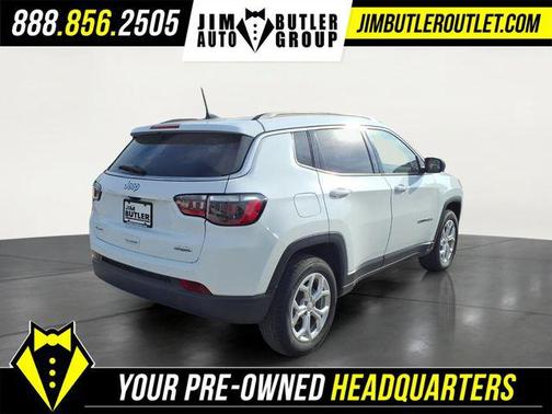 Bright White Clearcoat 2024 Jeep Compass Latitude