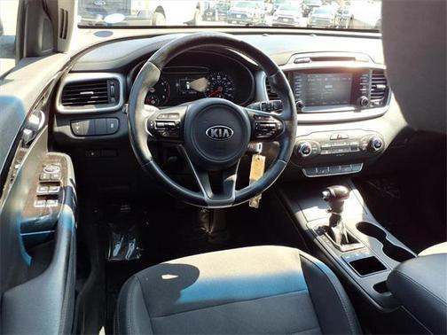 2018 Kia Sorento LX