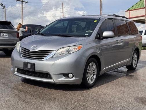 2012 Toyota Sienna XLE