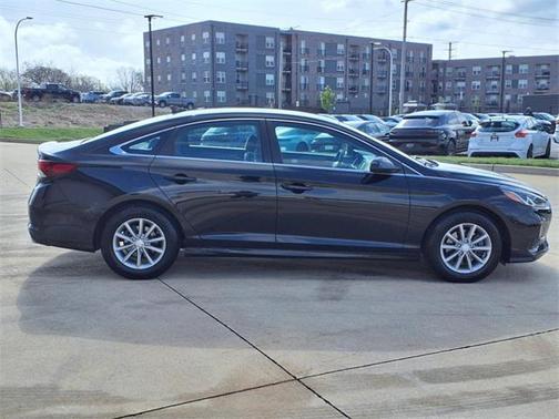 2018 Hyundai SONATA SE