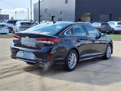 2018 Hyundai SONATA SE