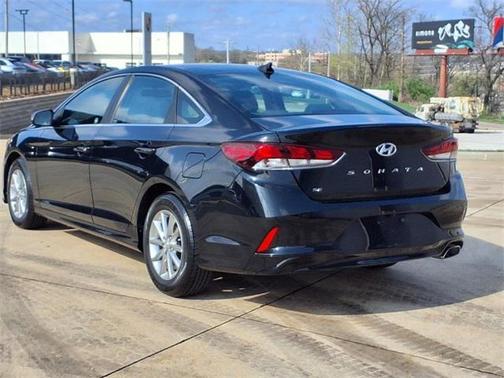 2018 Hyundai SONATA SE