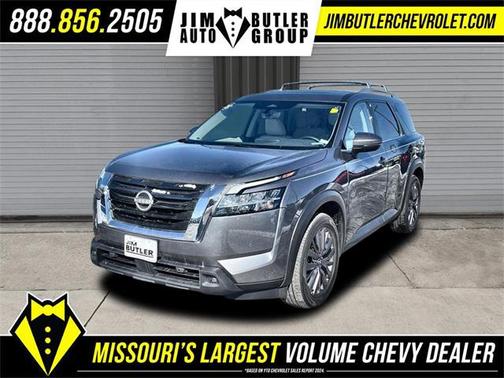 2023 Nissan Pathfinder SL 4WD