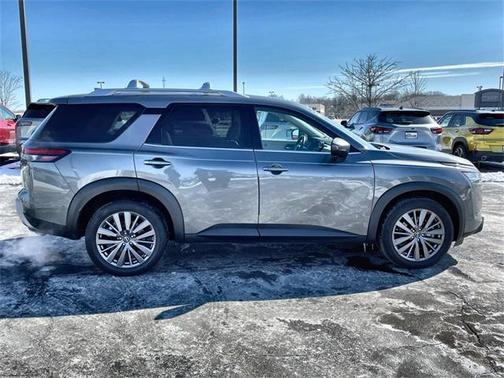 2023 Nissan Pathfinder SL 4WD