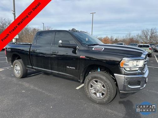 2022 RAM 2500 Tradesman Crew Cab 4x4 6'4' Box