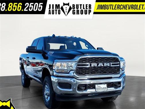 2022 RAM 2500 Tradesman Crew Cab 4x4 6'4' Box