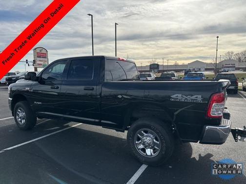 2022 RAM 2500 Tradesman Crew Cab 4x4 6'4' Box