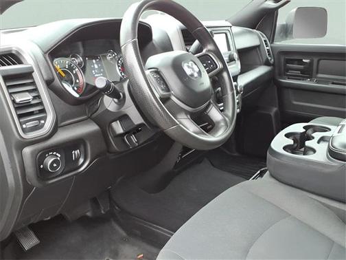 2022 RAM 2500 Tradesman Crew Cab 4x4 6'4' Box