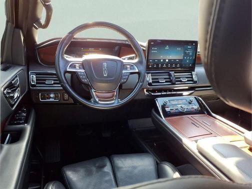 INFINITE BLACK 2022 Lincoln Navigator Reserve