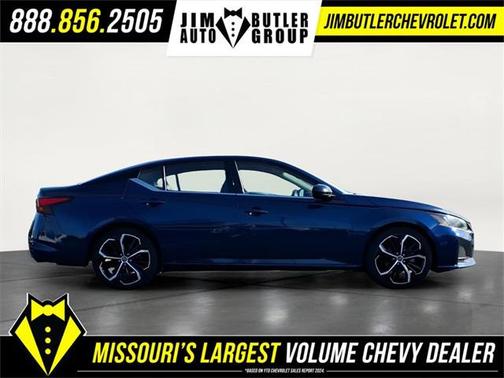 2023 Nissan Altima SR FWD