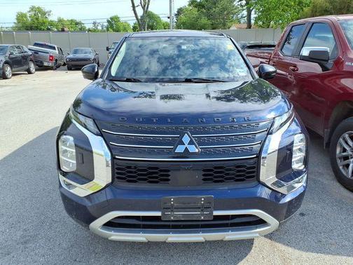 Cosmic Blue Metallic 2022 Mitsubishi Outlander SE