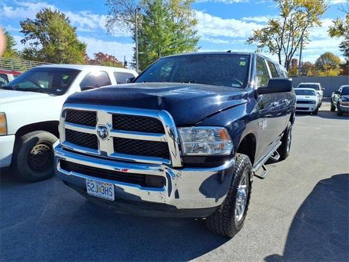 2017 RAM 2500 SLT Crew Cab 4x4 6'4' Box