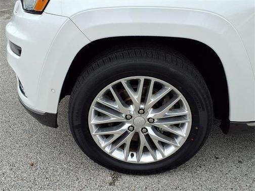 2017 Jeep Grand Cherokee Summit