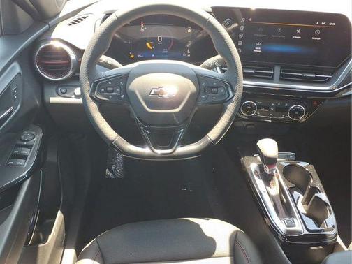 Mosaic Black Metallic 2026 Chevrolet Trax FWD 2RS