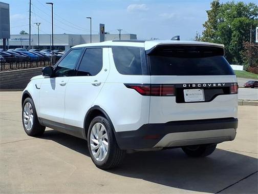 2024 Land Rover Discovery P300 S