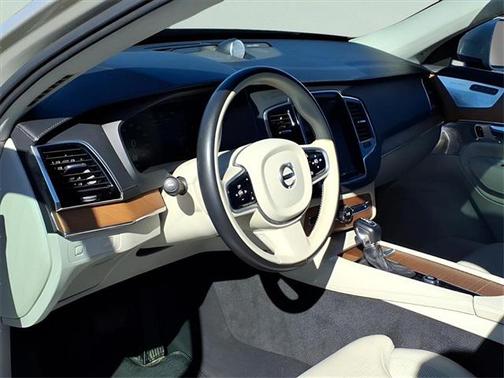 2018 Volvo XC90 T6 Inscription